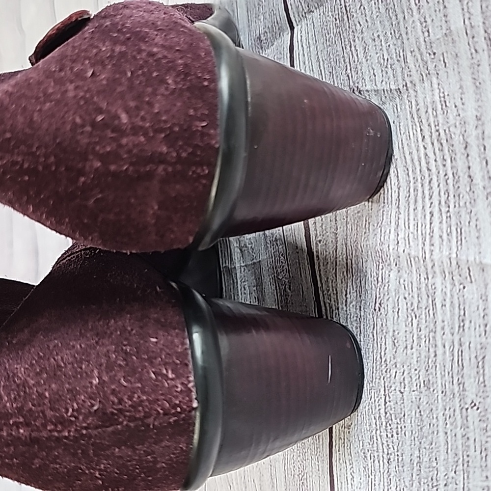 Dansko sz 36 maroon suede booties - Picture 3 of 10